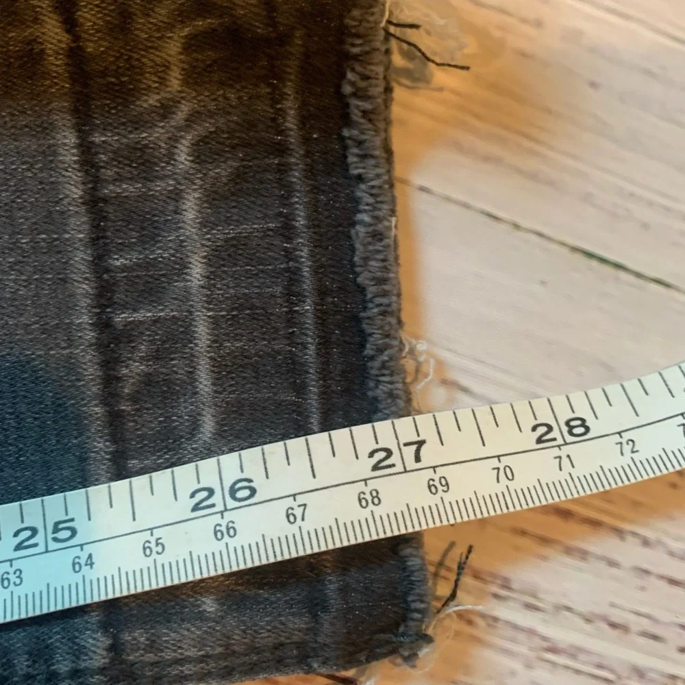 Umgee gray pants. Raw hem. Size 29. - Picture 8 of 10